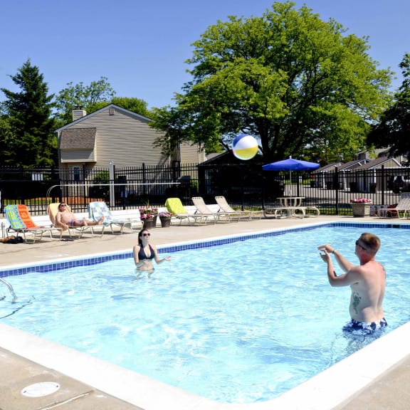 Carriage Hill East Apartments in East Lansing, MI Townhomes